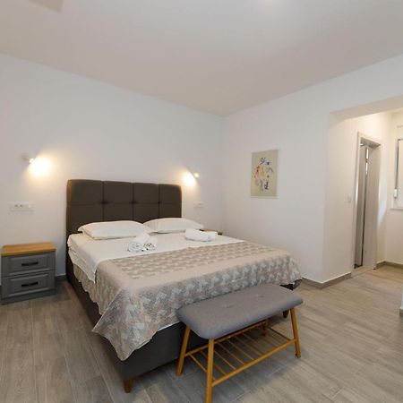 Apartman Maro Apartamento Makarska Exterior foto