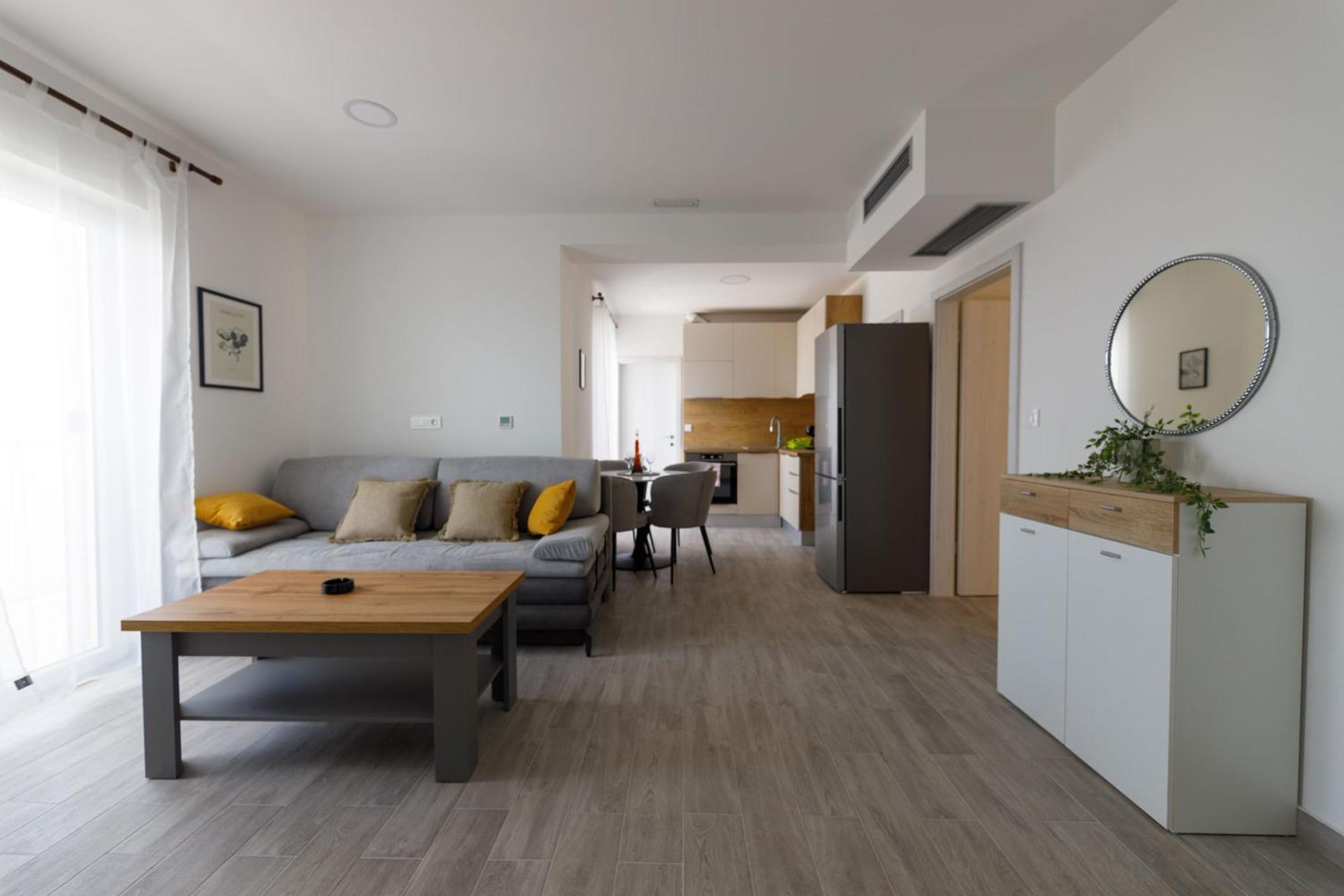 Apartman Maro Apartamento Makarska Exterior foto